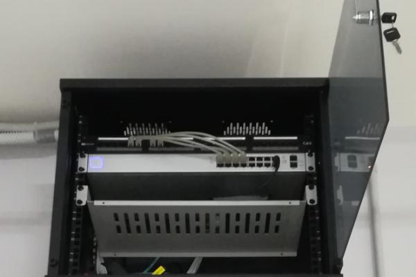 Armadietto rack da networking