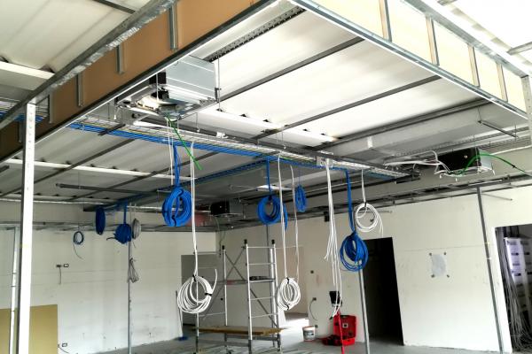 Cablaggio strutturato rete LAN in un capannone