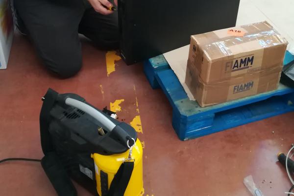 Manutenzione UPS da rack - sostituzione pacco batterie