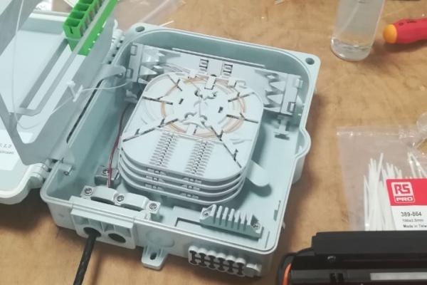 ROE e cartelle per fibra ottica